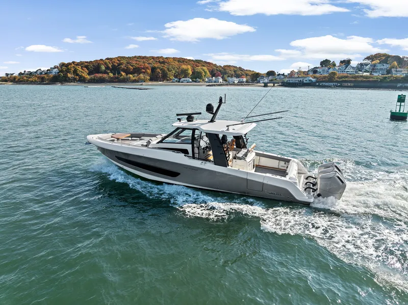 Slide: The Image of Boston Whaler 420 Outrage 2022 - 3