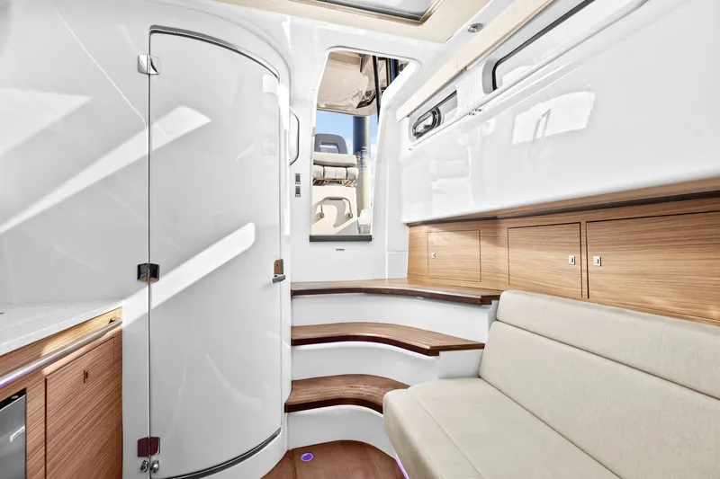 Slide: The Image of Boston Whaler 420 Outrage 2022 - 30