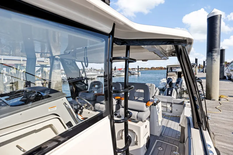 Slide: The Image of Boston Whaler 420 Outrage 2022 - 34