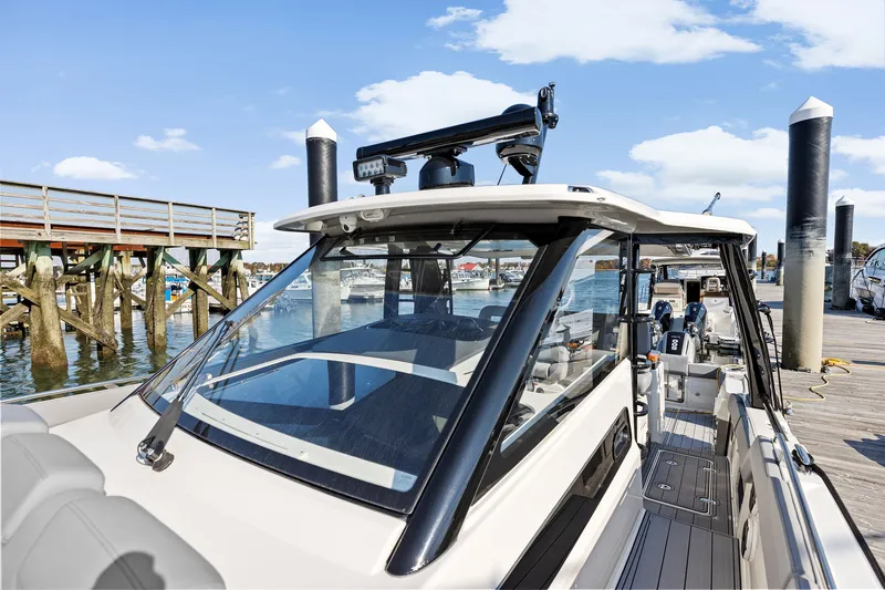 Slide: The Image of Boston Whaler 420 Outrage 2022 - 35