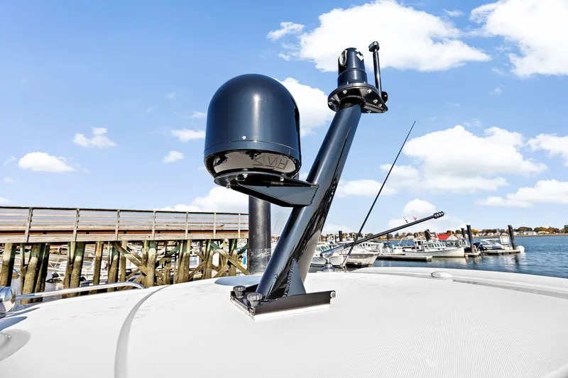 Slide: The Image of Boston Whaler 420 Outrage 2022 - 36