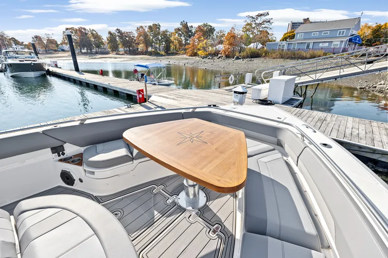 Slide: The Image of Boston Whaler 420 Outrage 2022 - 41