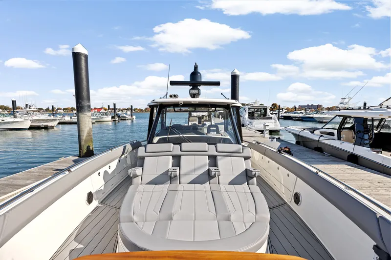 Slide: The Image of Boston Whaler 420 Outrage 2022 - 43