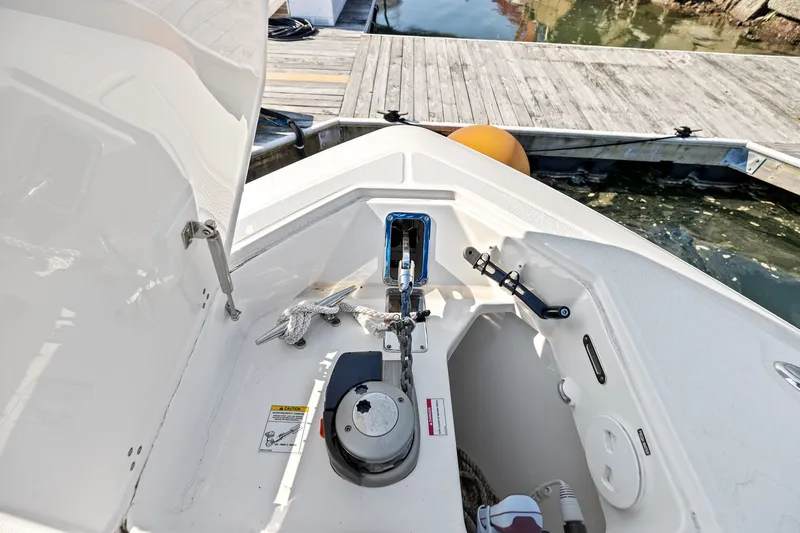 Slide: The Image of Boston Whaler 420 Outrage 2022 - 44