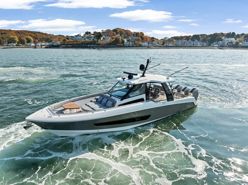 Slide: The Image of Boston Whaler 420 Outrage 2022 - 45