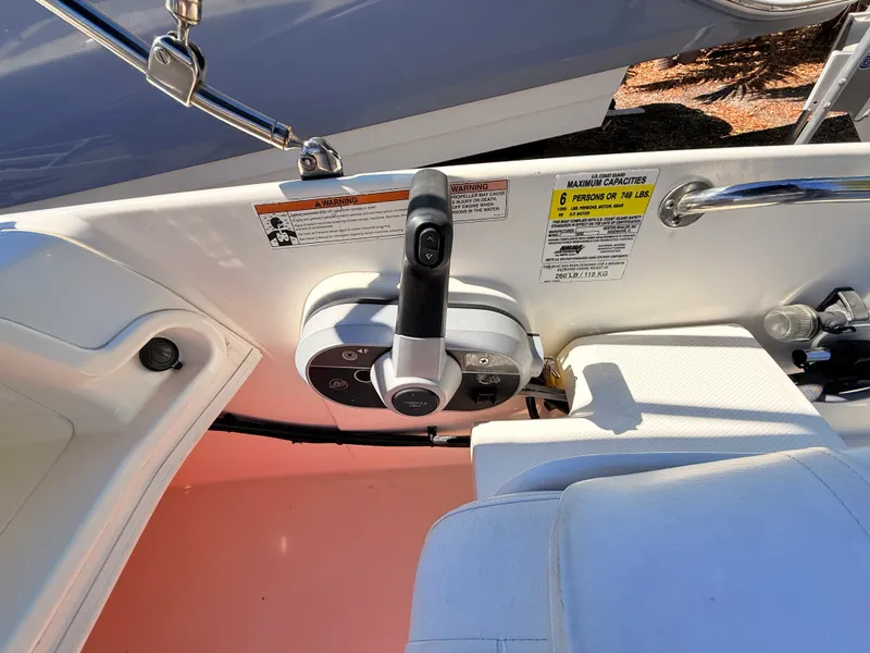 Slide: The Image of Boston Whaler 150 Super Sport 2018 - 13