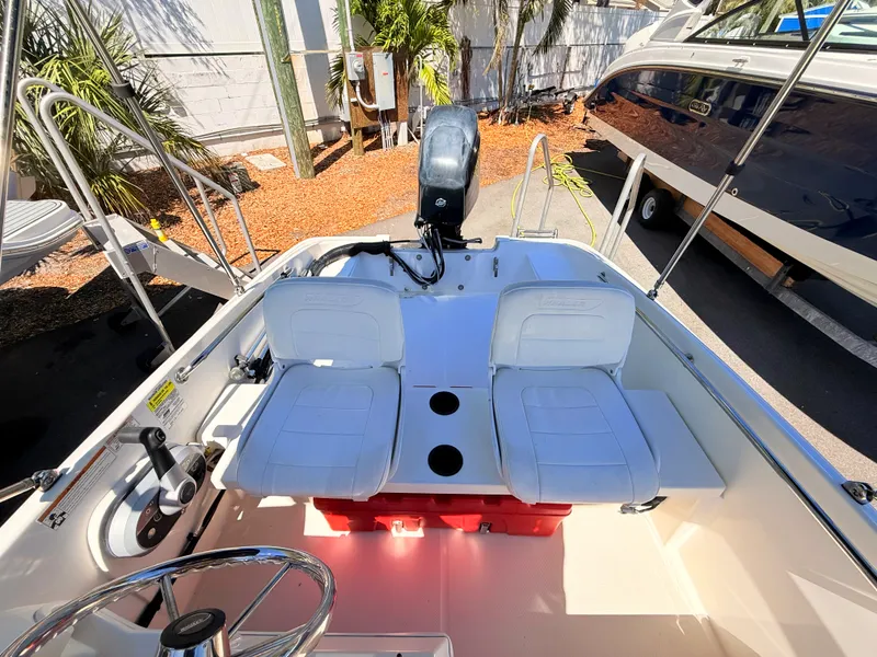 Slide: The Image of Boston Whaler 150 Super Sport 2018 - 18