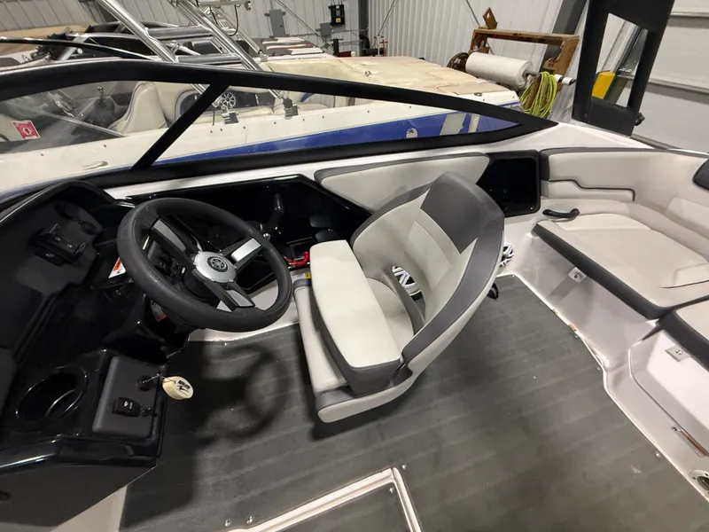 Slide: The Image of Yamaha AR190 2023 - 18