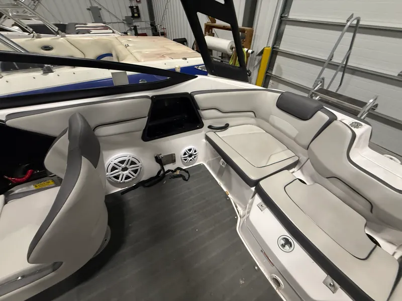 Slide: The Image of Yamaha AR190 2023 - 7