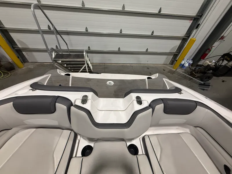Slide: The Image of Yamaha AR190 2023 - 19