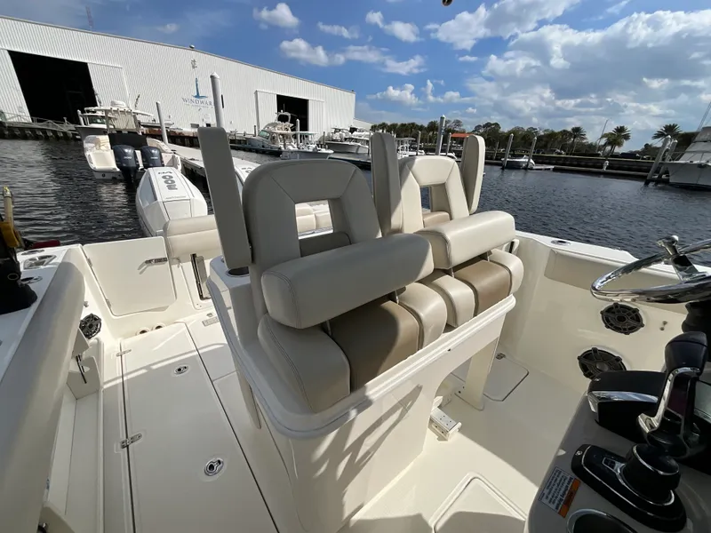 Slide: The Image of Boston Whaler 280 Outrage 2024 - 13