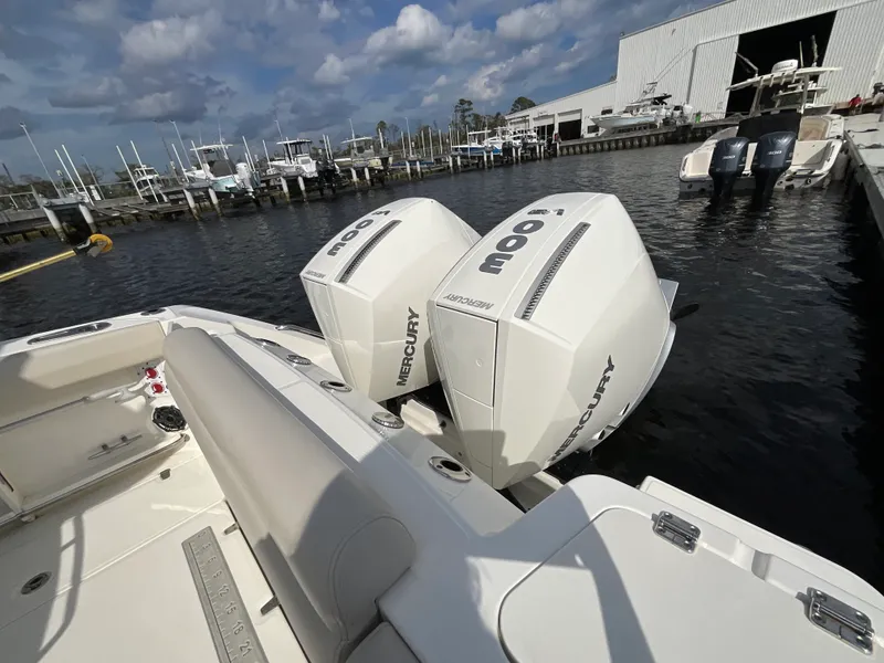 Slide: The Image of Boston Whaler 280 Outrage 2024 - 19