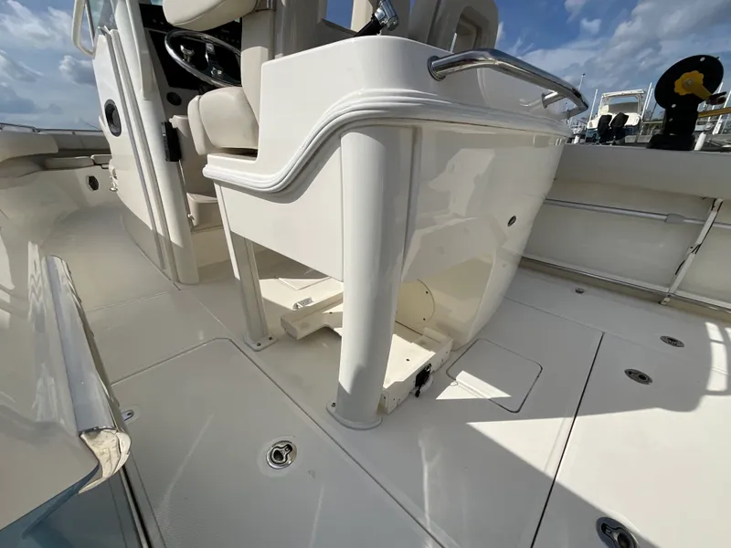 Slide: The Image of Boston Whaler 280 Outrage 2024 - 25