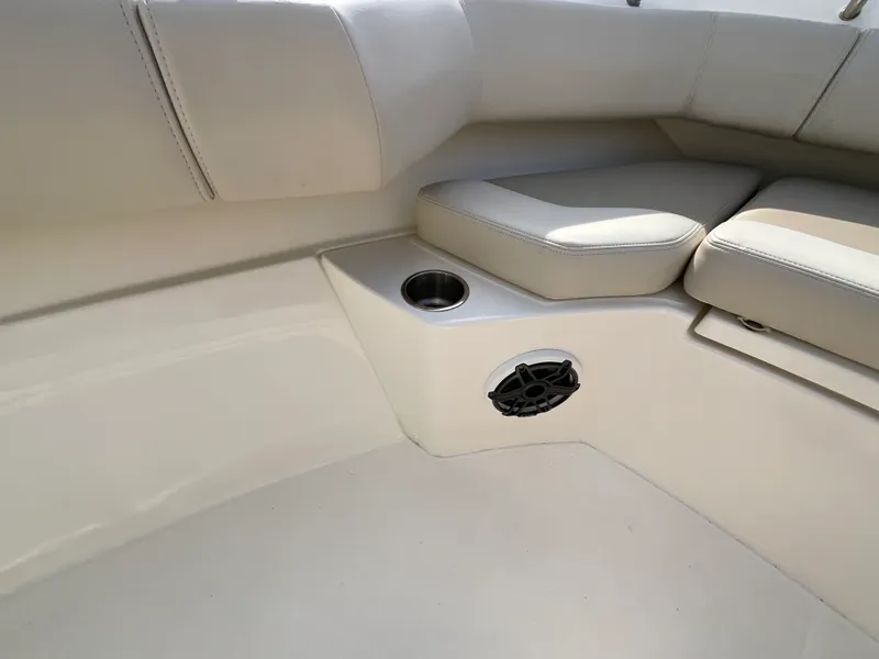 Slide: The Image of Boston Whaler 280 Outrage 2024 - 28