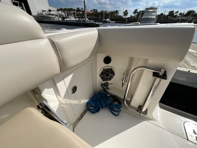 Slide: The Image of Boston Whaler 280 Outrage 2024 - 30
