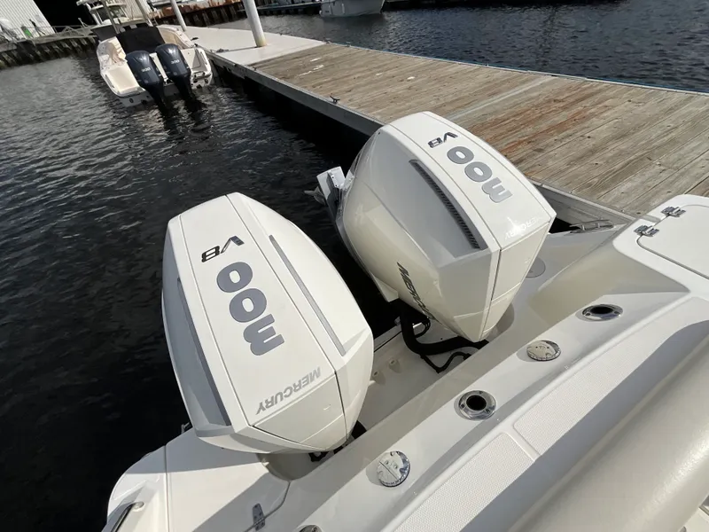 Slide: The Image of Boston Whaler 280 Outrage 2024 - 32