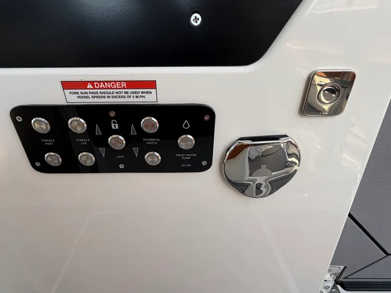 Slide: The Image of Saxdor 320 GTO 2025 - 30