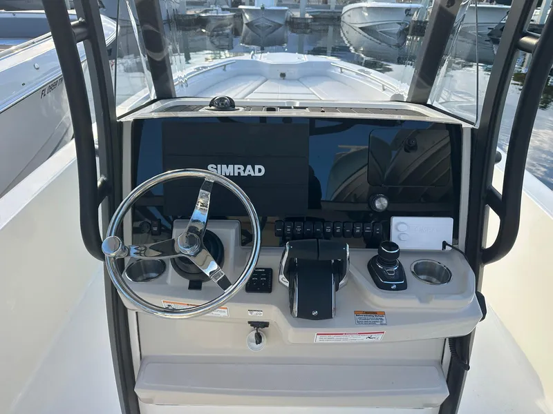 Slide: The Image of Boston Whaler 280 Dauntless 2026 - 15