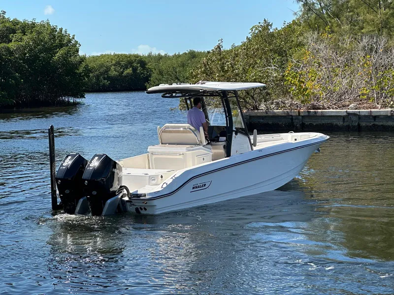 Slide: The Image of Boston Whaler 280 Dauntless 2026 - 7
