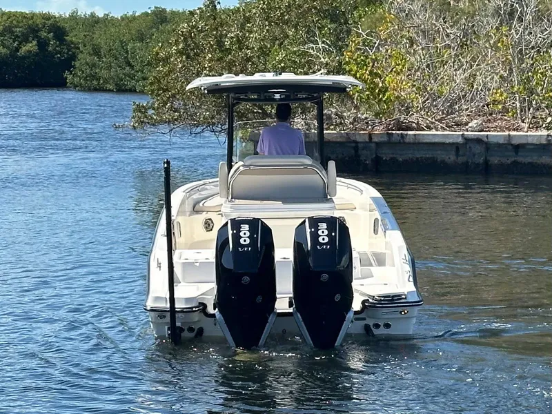 Slide: The Image of Boston Whaler 280 Dauntless 2026 - 8