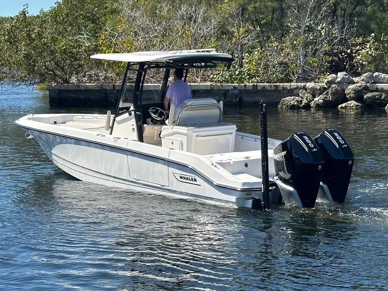 Slide: The Image of Boston Whaler 280 Dauntless 2026 - 9