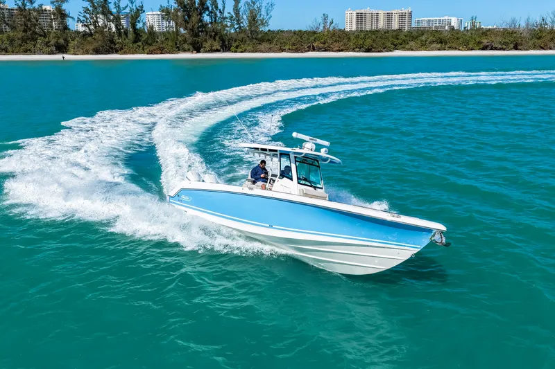 Slide: The Image of Boston Whaler 330 Outrage 2026 - 37