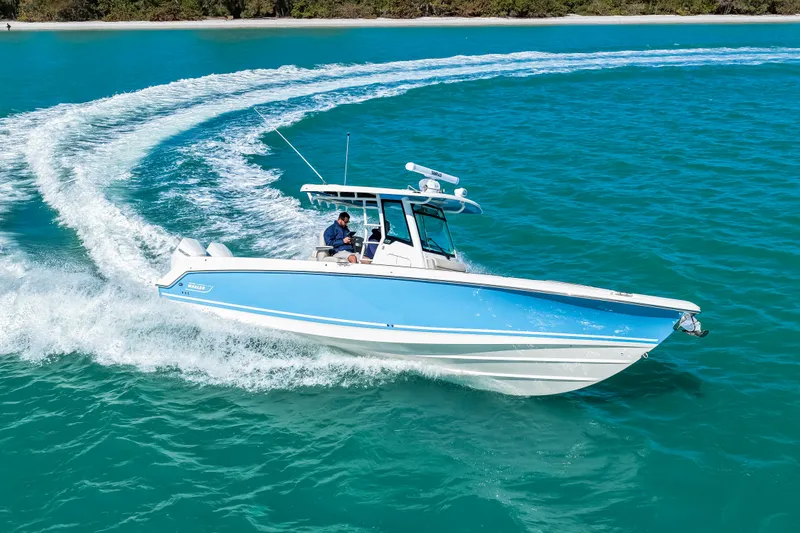 Slide: The Image of Boston Whaler 330 Outrage 2026 - 38