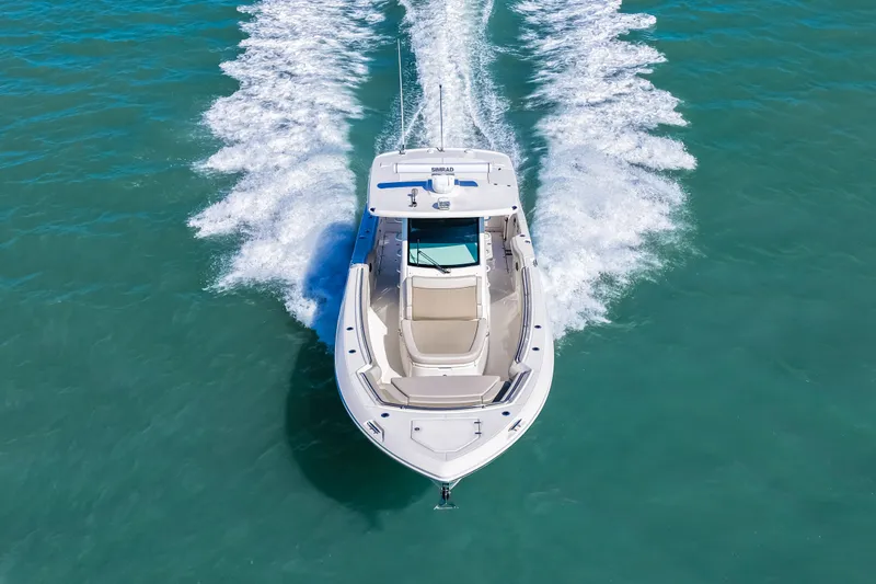 Slide: The Image of Boston Whaler 330 Outrage 2026 - 49