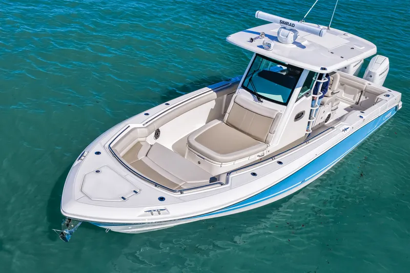 Slide: The Image of Boston Whaler 330 Outrage 2026 - 53