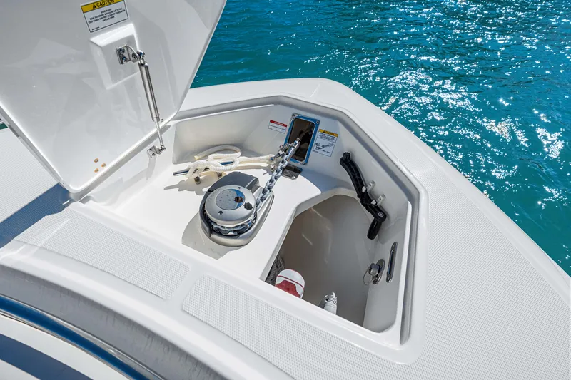 Slide: The Image of Boston Whaler 330 Outrage 2026 - 56