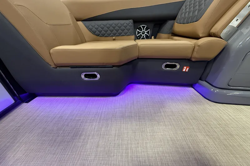 Slide: The Image of Harris Sunliner 230 2026 - 12