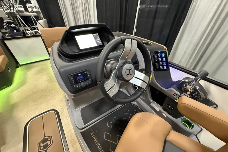 Slide: The Image of Harris Sunliner 230 2026 - 17