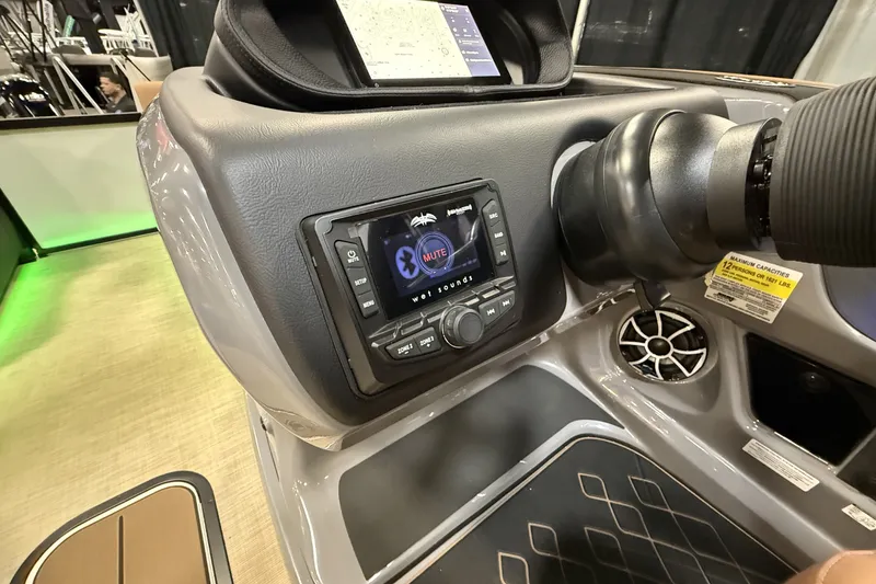 Slide: The Image of Harris Sunliner 230 2026 - 19