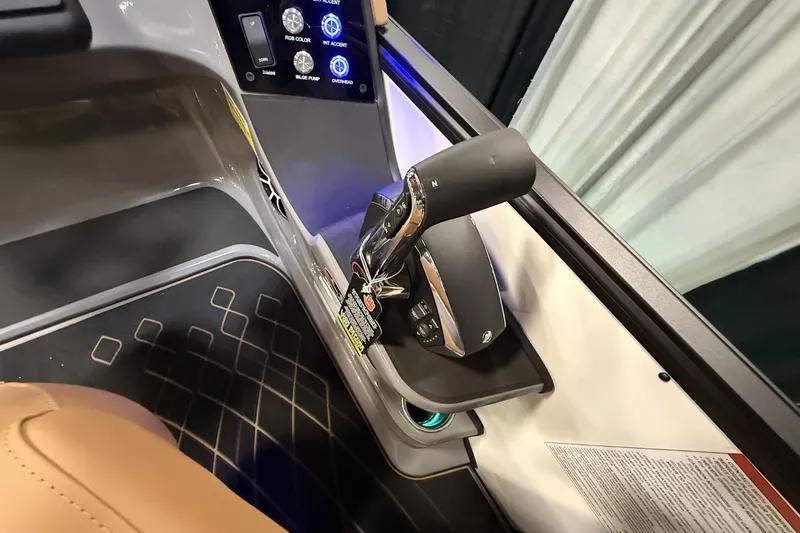 Slide: The Image of Harris Sunliner 230 2026 - 21