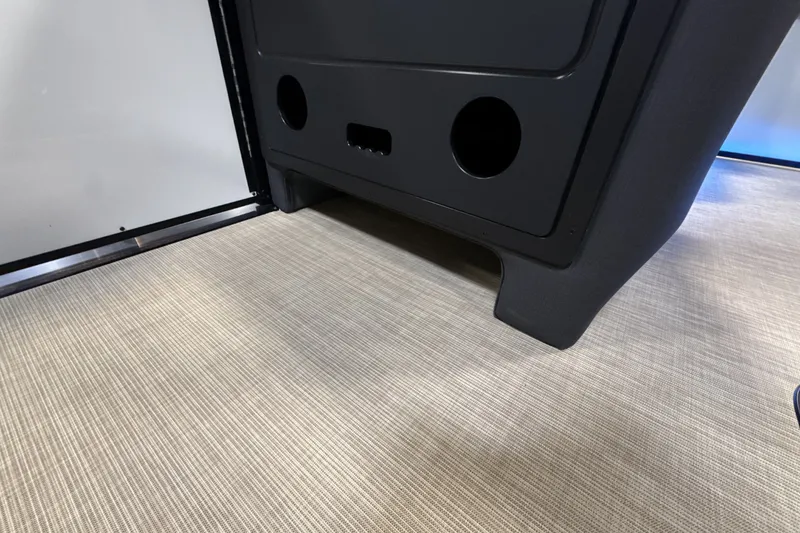 Slide: The Image of Harris Sunliner 230 2026 - 28