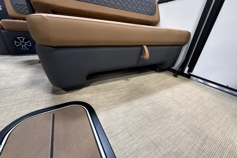 Slide: The Image of Harris Sunliner 230 2026 - 29