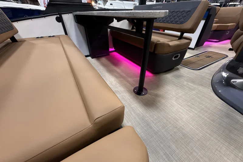 Slide: The Image of Harris Sunliner 230 2026 - 34