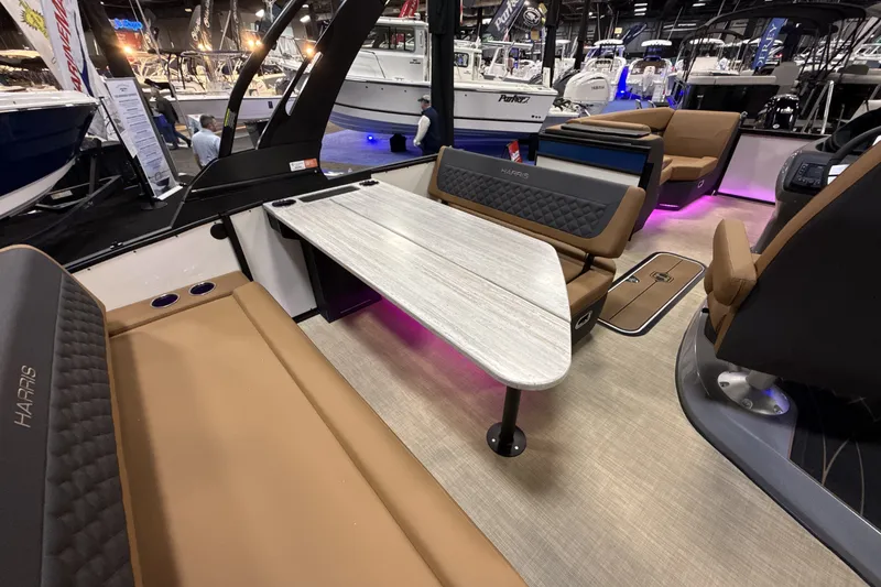 Slide: The Image of Harris Sunliner 230 2026 - 35