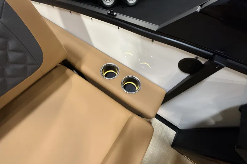 Slide: The Image of Harris Sunliner 230 2026 - 38