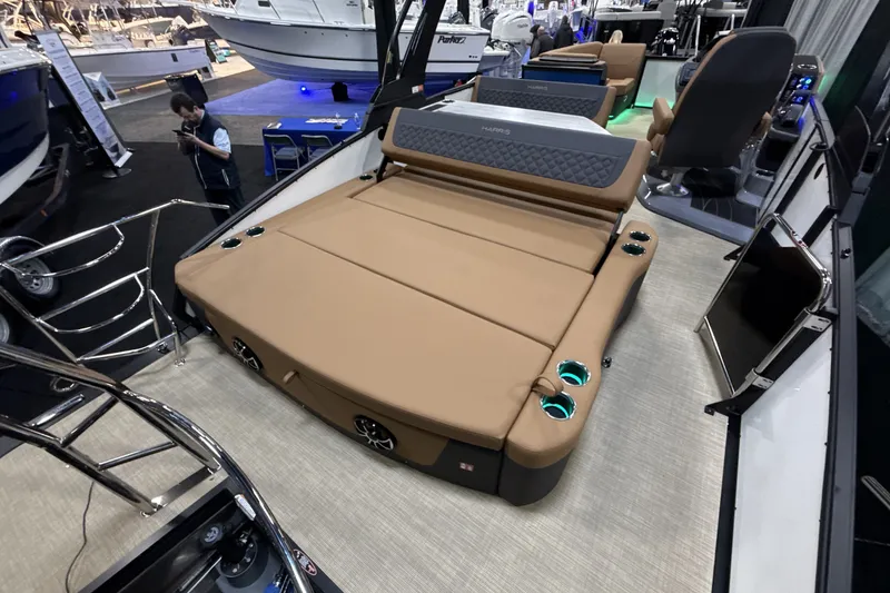 Slide: The Image of Harris Sunliner 230 2026 - 41