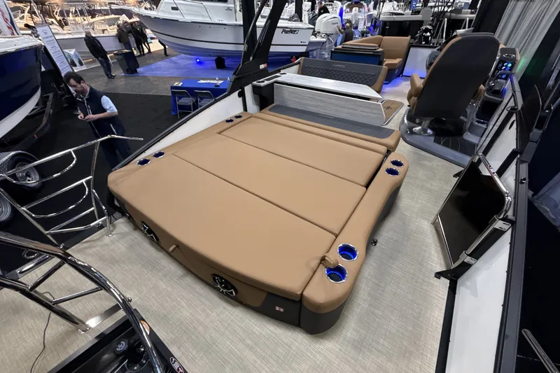 Slide: The Image of Harris Sunliner 230 2026 - 42