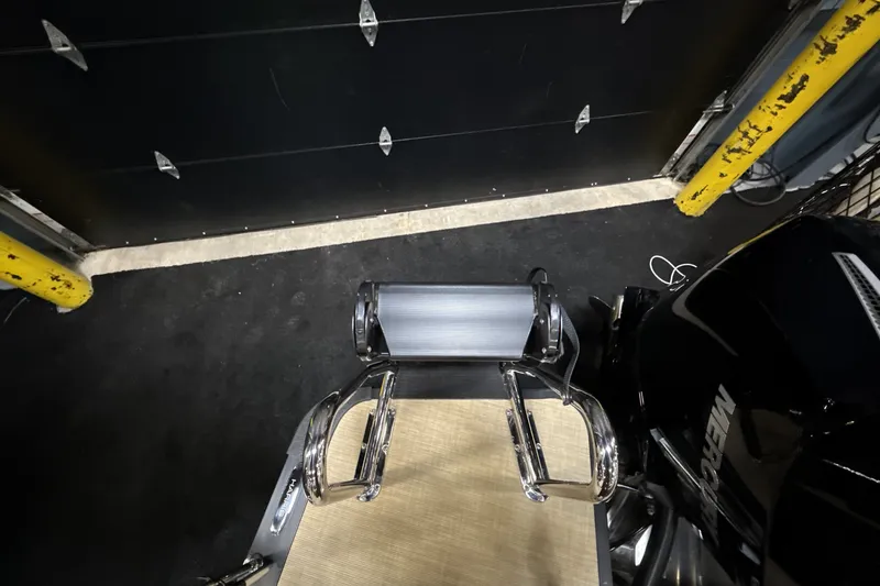 Slide: The Image of Harris Sunliner 230 2026 - 44