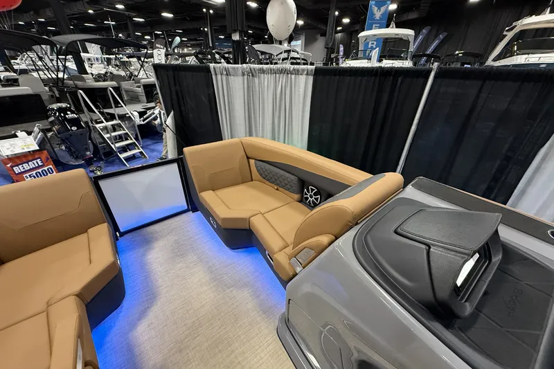 Slide: The Image of Harris Sunliner 230 2026 - 8