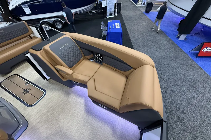 Slide: The Image of Harris Sunliner 230 2026 - 9