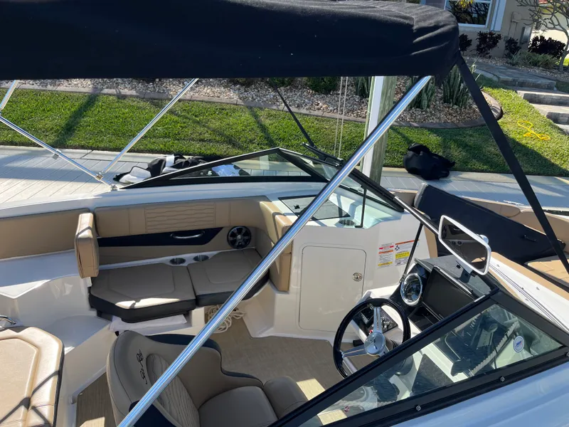 Slide: The Image of Sea Ray 19 SPX-OB 2021 - 10