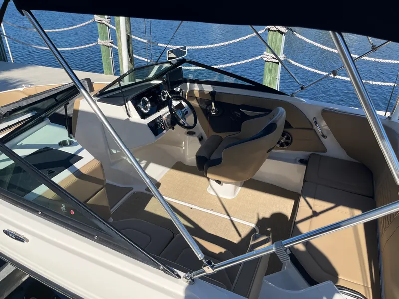 Slide: The Image of Sea Ray 19 SPX-OB 2021 - 11