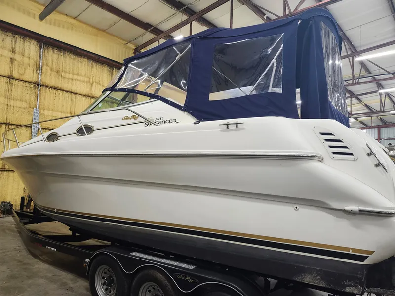 Slide: The Image of Sea Ray 270 SUNDANCER 1999 - 19