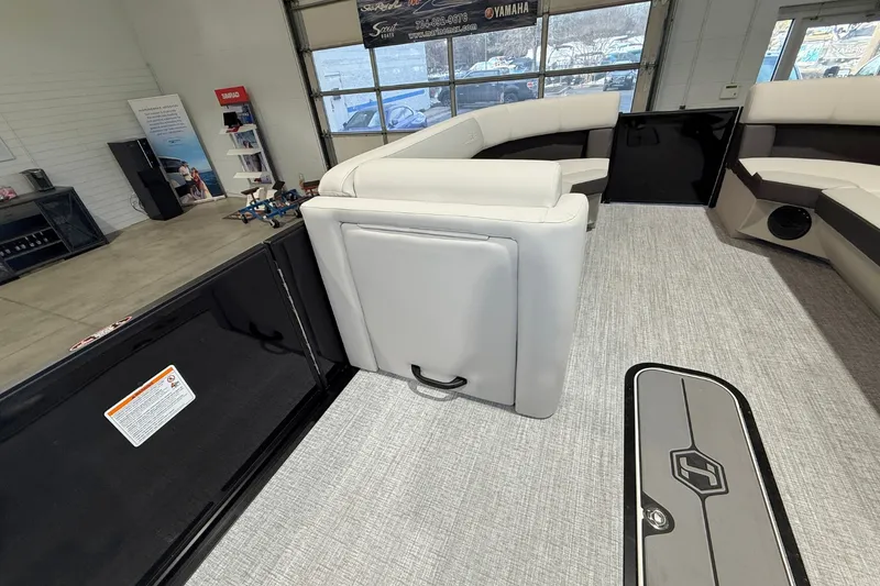 Slide: The Image of Harris Cruiser 230 2026 - 20