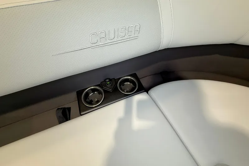 Slide: The Image of Harris Cruiser 230 2026 - 28