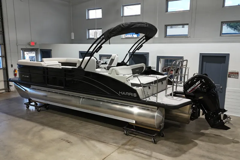 Slide: The Image of Harris Cruiser 230 2026 - 3